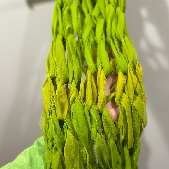 100% Silk Arm Knit Chunky Scarf/ Hand knit accessory/ silk scarf/ Hand knit - Picture 2 of 6